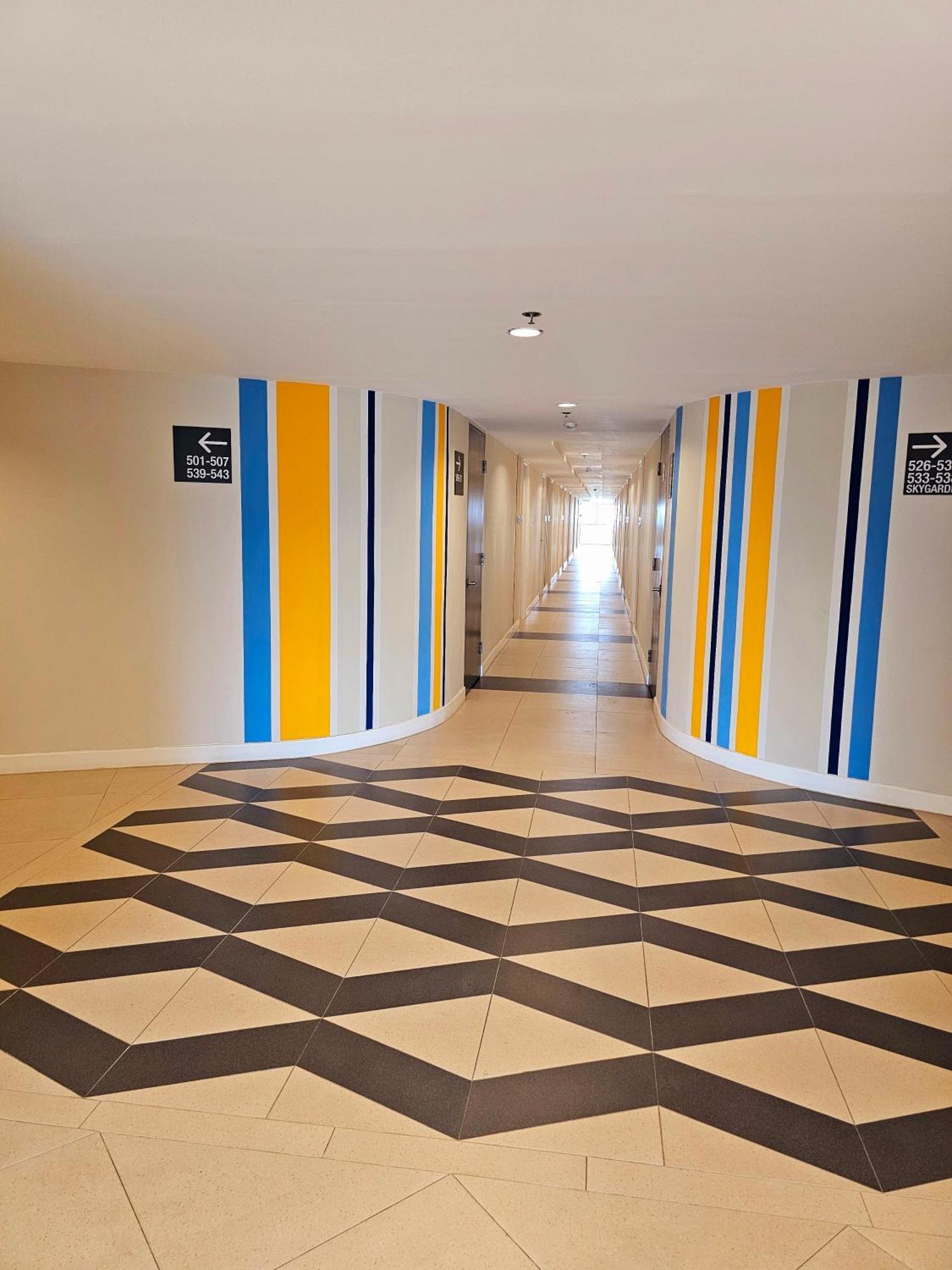 Acellyne'S Suites At The Residences At Commonwealth By Century Quezon City Exterior photo