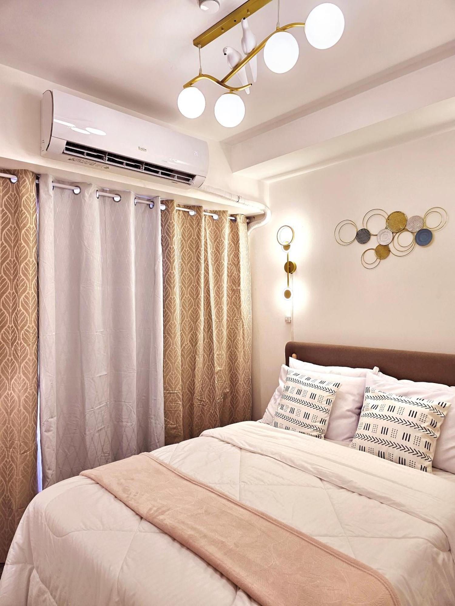 Acellyne'S Suites At The Residences At Commonwealth By Century Quezon City Exterior photo